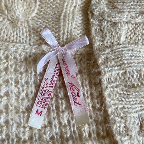 Derek heart open Sleeveless Cardigan - Picture 5 of 5